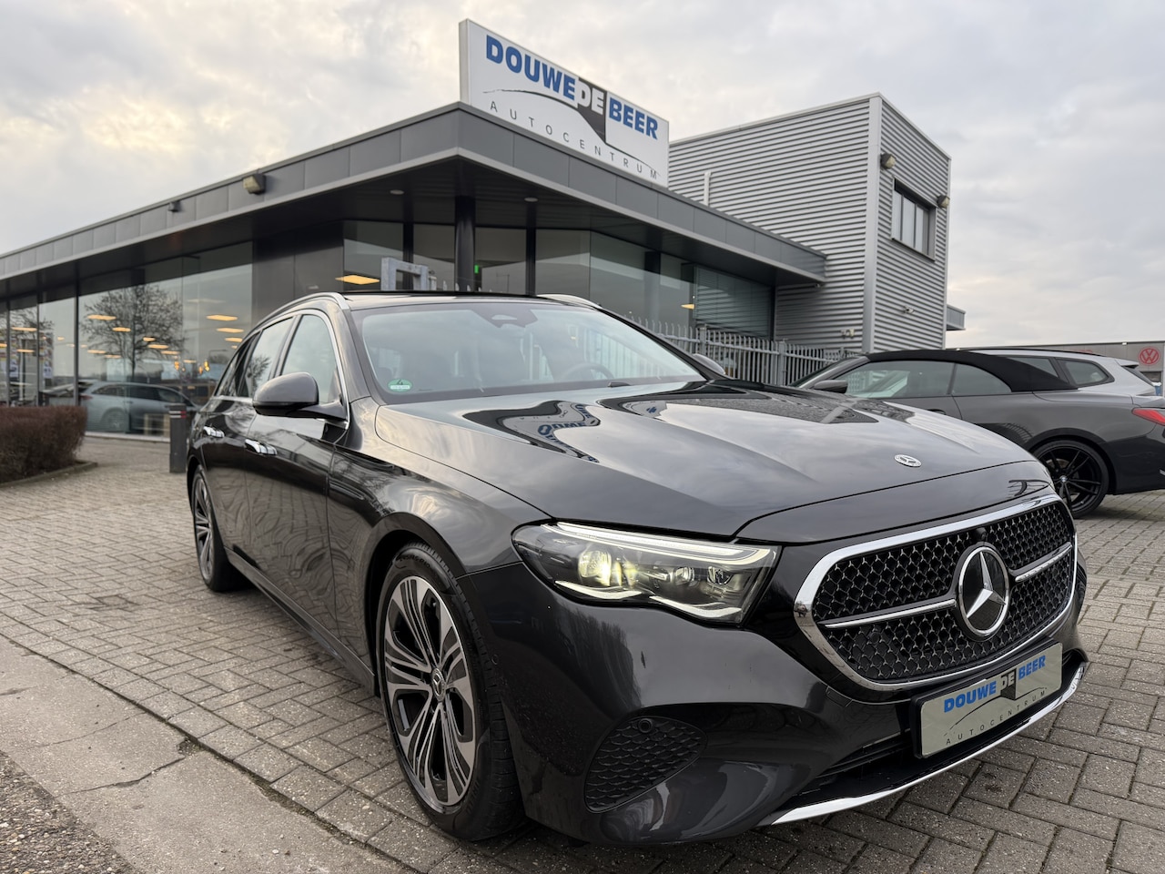 Mercedes-Benz E-klasse Estate - 300 e Hybrid Avantgarde Advanced plus Pano-Dak | Trekhaak | Distronic | 360-Camera - AutoWereld.nl