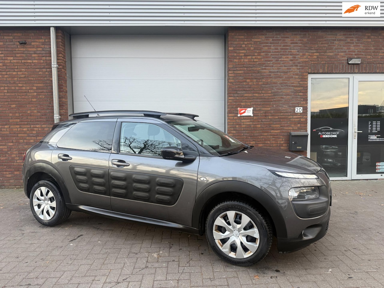 Citroën C4 Cactus - 1.2 PureTech|AIRCO|NIEUWE APK|NAVI|PANO - AutoWereld.nl