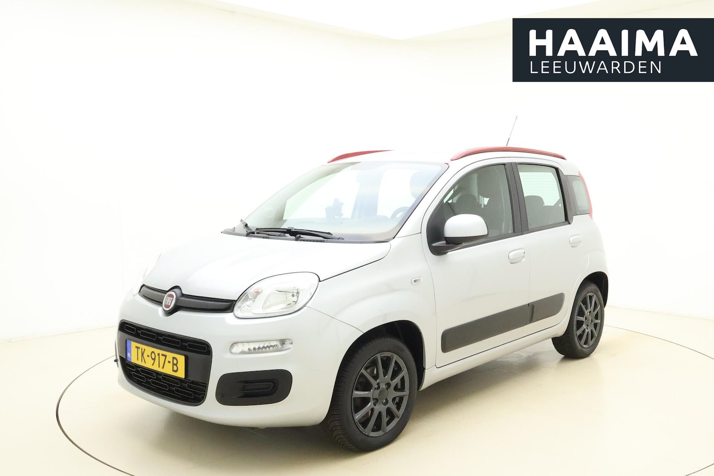 Fiat Panda - 0.9 TwinAir Lounge Automaat | Trekhaak | Parkeersensoren | Airco | Hoge instap | Metaallak - AutoWereld.nl