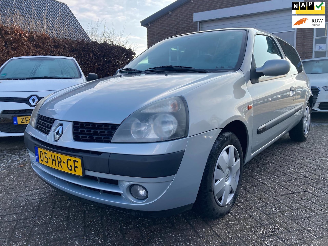 Renault Clio - 1.4-16V Expression Bj 2001 AUTOMAAT 139.645 km NAP APK TOT 09-2026 - AutoWereld.nl