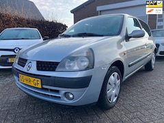 Renault Clio - 1.4-16V Expression Bj 2001 AUTOMAAT 139.645 km NAP APK TOT 09-2026