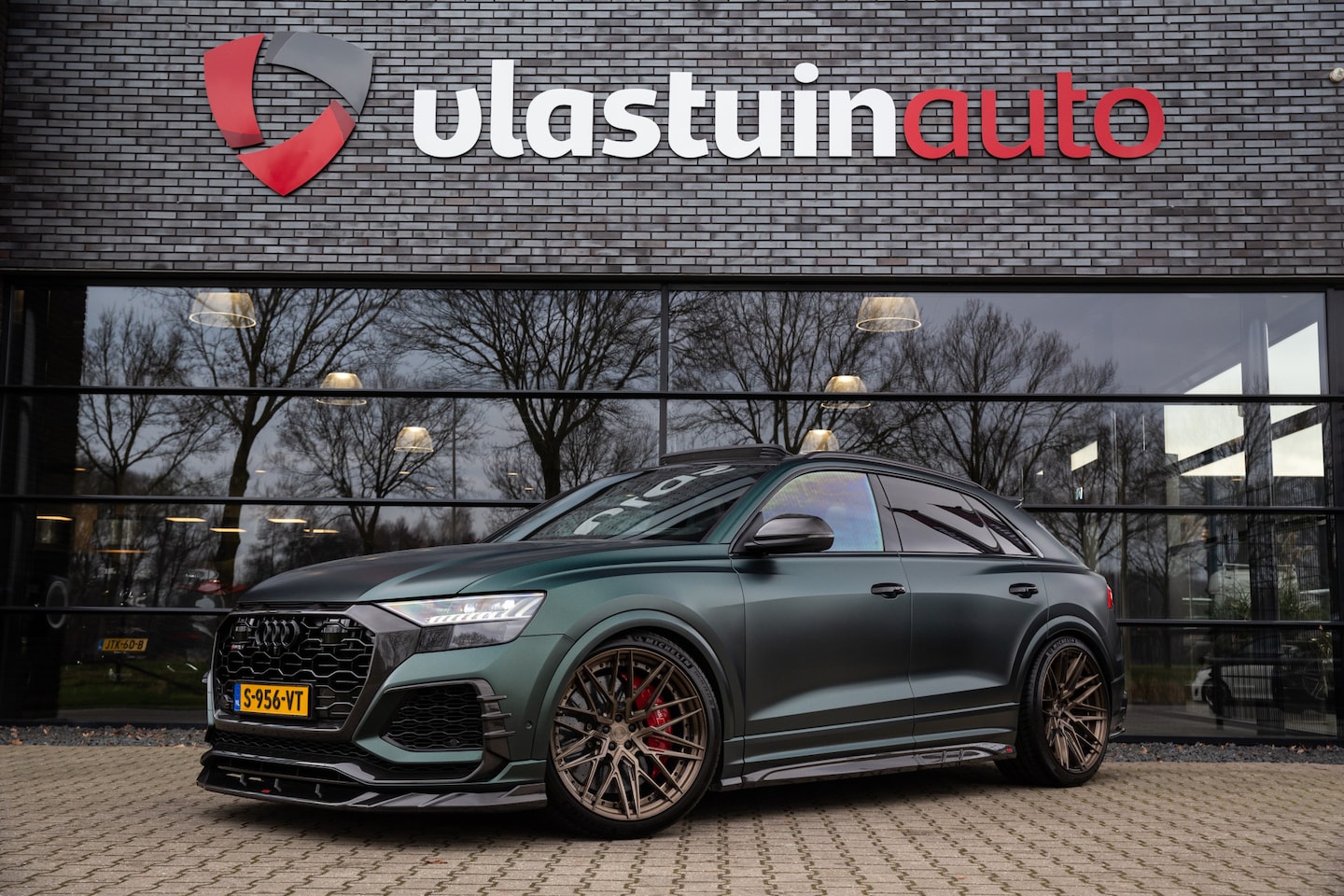 Audi RSQ8 - 4.0 TFSI RS Q8 quattro 740PK , Urban, Eventuri, 23inch, Panoramadak, 4wielbesturing, - AutoWereld.nl