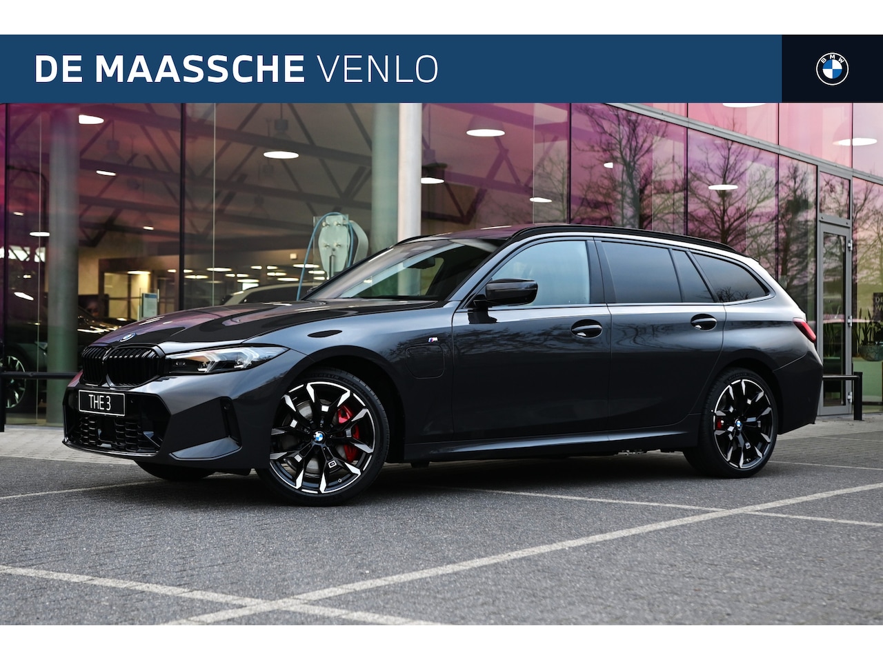 BMW 3-serie Touring - 330e High Executive M Sport Automaat / Panoramadak / Trekhaak / Sportstoelen / M Adaptief - AutoWereld.nl