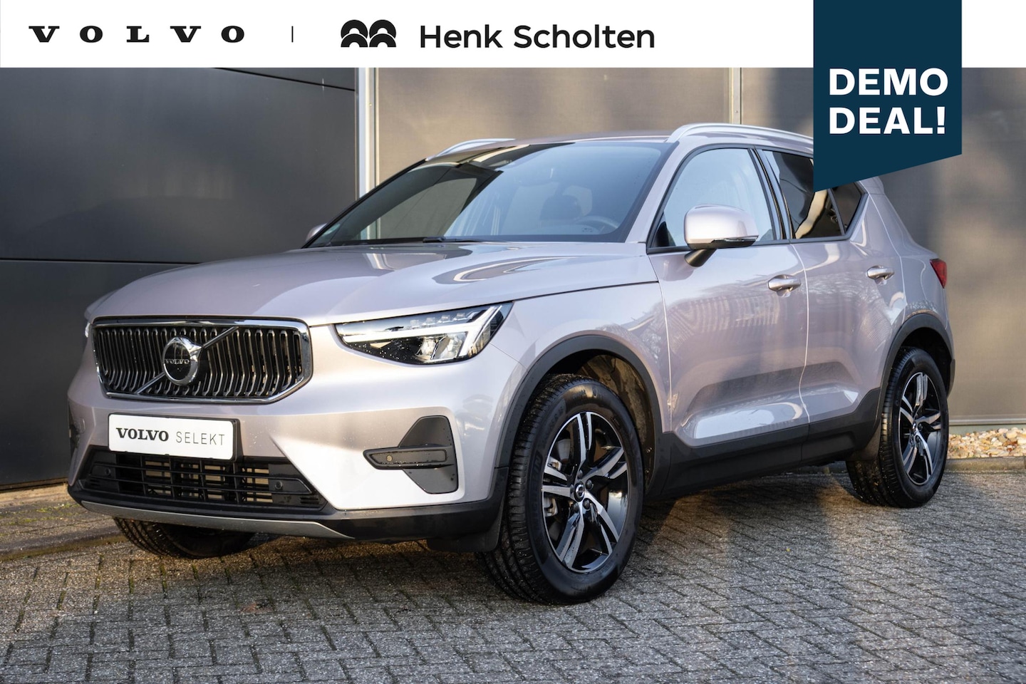 Volvo XC40 - B3 Automaat Essential Edition | Verwarmbare voorstoelen | Verwarmbaar stuurwiel | Premium - AutoWereld.nl