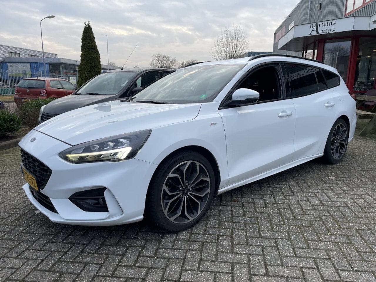 Ford Focus Wagon - 1.5 EcoB. ST L. Bns trekhaak nette auto - AutoWereld.nl