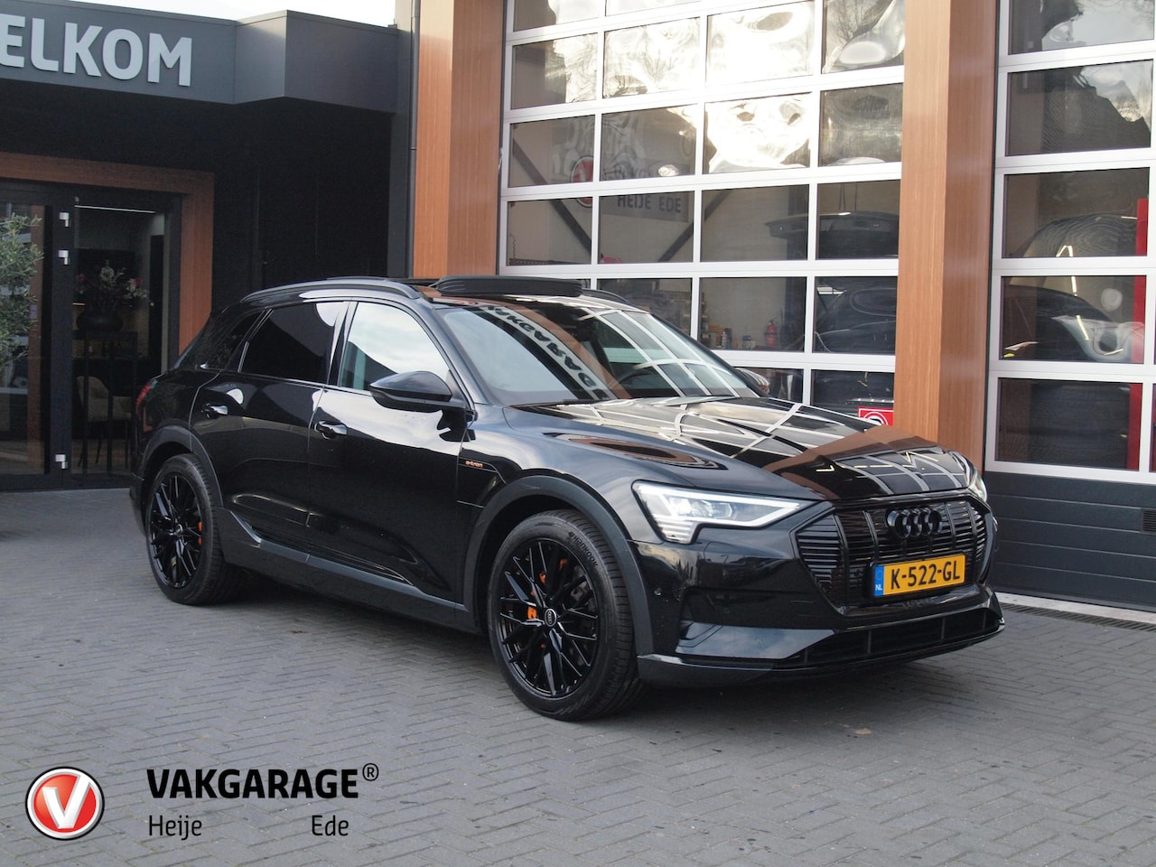 Audi e-tron - 55 quattro Business edition Plus 95 kWh | Black optic pakket | Panoramadak | Stoelverwarmi - AutoWereld.nl