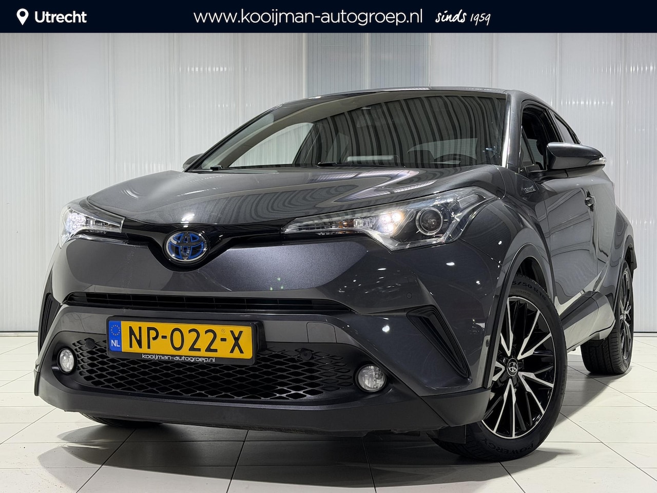 Toyota C-HR - 1.8 Hybrid Executive | Parkeersensoren | Stoelverwarming | Dealer onderhouden | Bruin leer - AutoWereld.nl