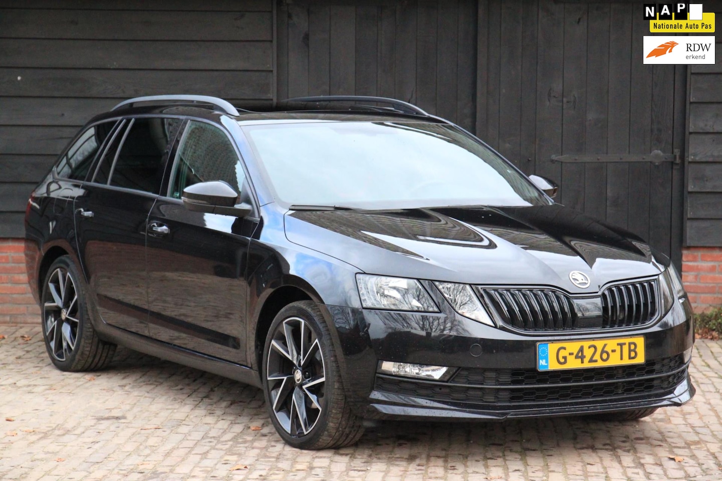 Skoda Octavia Combi - 1.6 TDI Greentech Sport Business Panorama-Elek,Dak/Navigatie/parkeersensor/18"lmv - AutoWereld.nl