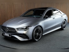 Mercedes-Benz CLA-Klasse - 180 AMG Line HUD Panodak Navi Leer Camera Memory Stoelverwarming Stuurverwarming PTS Ambie