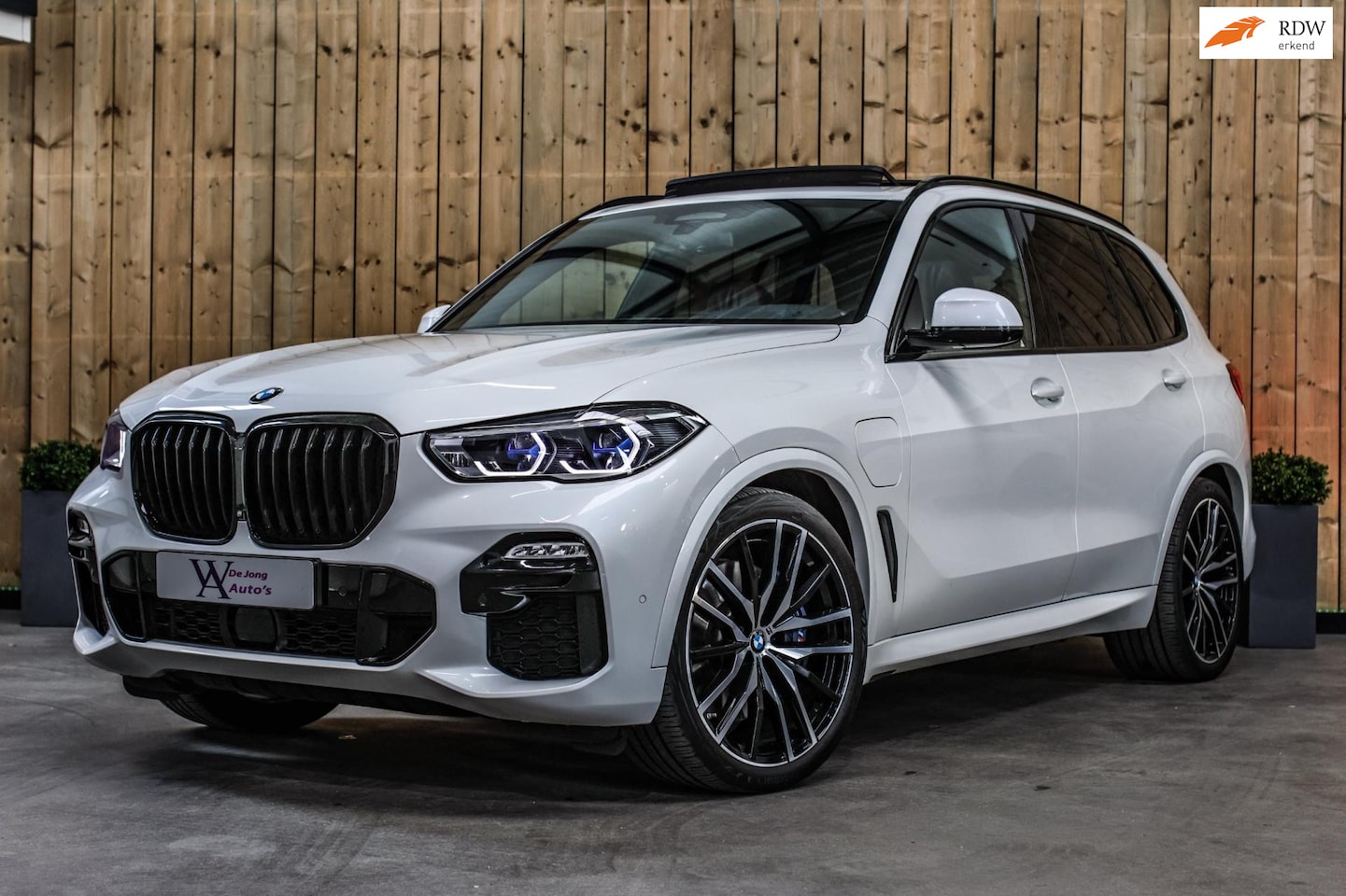 BMW X5 - XDrive45e M-Sport *Pano*B&W*Massage*Head-Up* - AutoWereld.nl