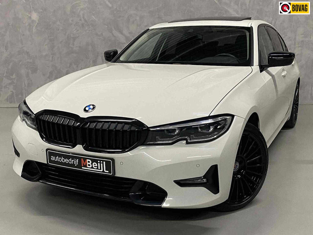 BMW 3-serie - 320i Executive Edition /Dakje /Camera /Trekhaak - AutoWereld.nl