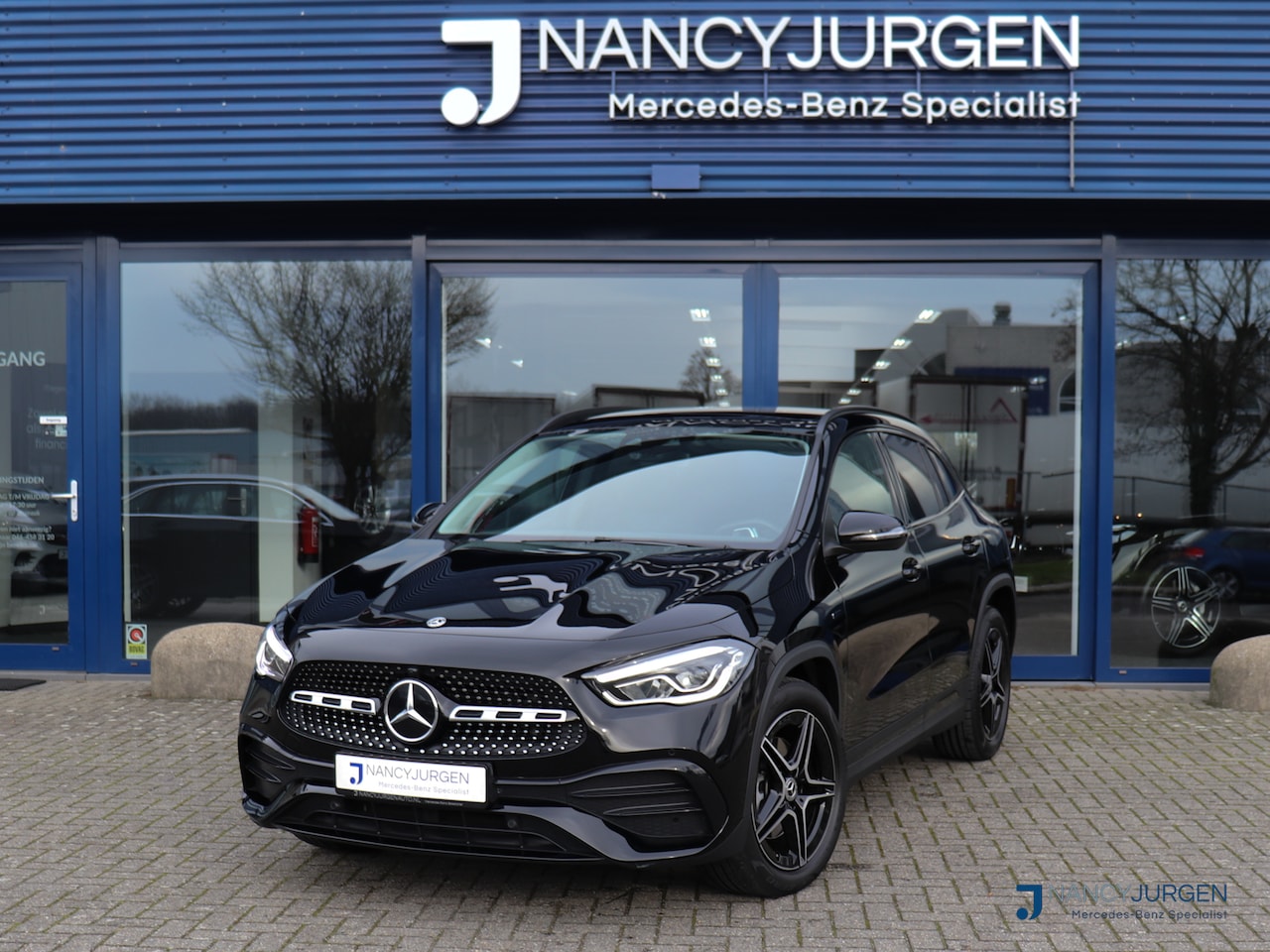 Mercedes-Benz GLA-Klasse - Mercedes-Benz 250 e AMG | Pano | Navi | 360* | Parkeer Assistent | Stoel Verwarming | Matr - AutoWereld.nl