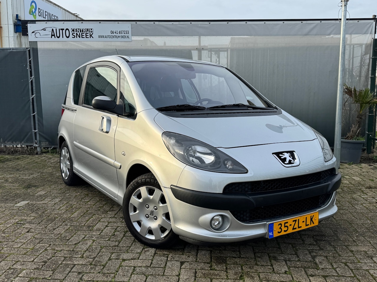 Peugeot 1007 - 1.6-16V Sporty AUT - NWE APK - Airco - PDC - AutoWereld.nl