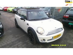 MINI Clubman - 1.6 Cooper Business pano airco elek pak nap apk