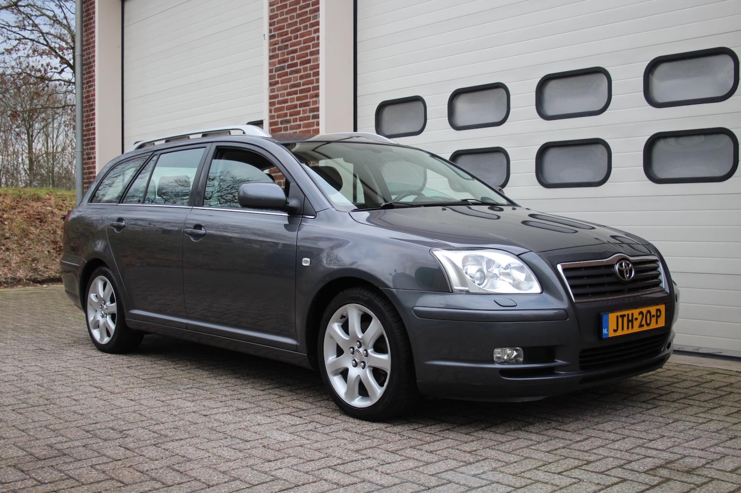 Toyota Avensis Wagon - 2.0 VVTi Executive * Clima / Cruise / Pdc * - AutoWereld.nl