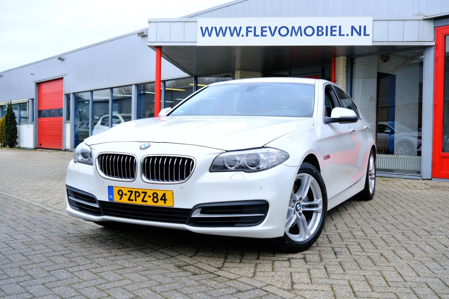 BMW 5-serie - 520i Executive Aut. Xenon|Leder|Navi|Clima|LMV - AutoWereld.nl