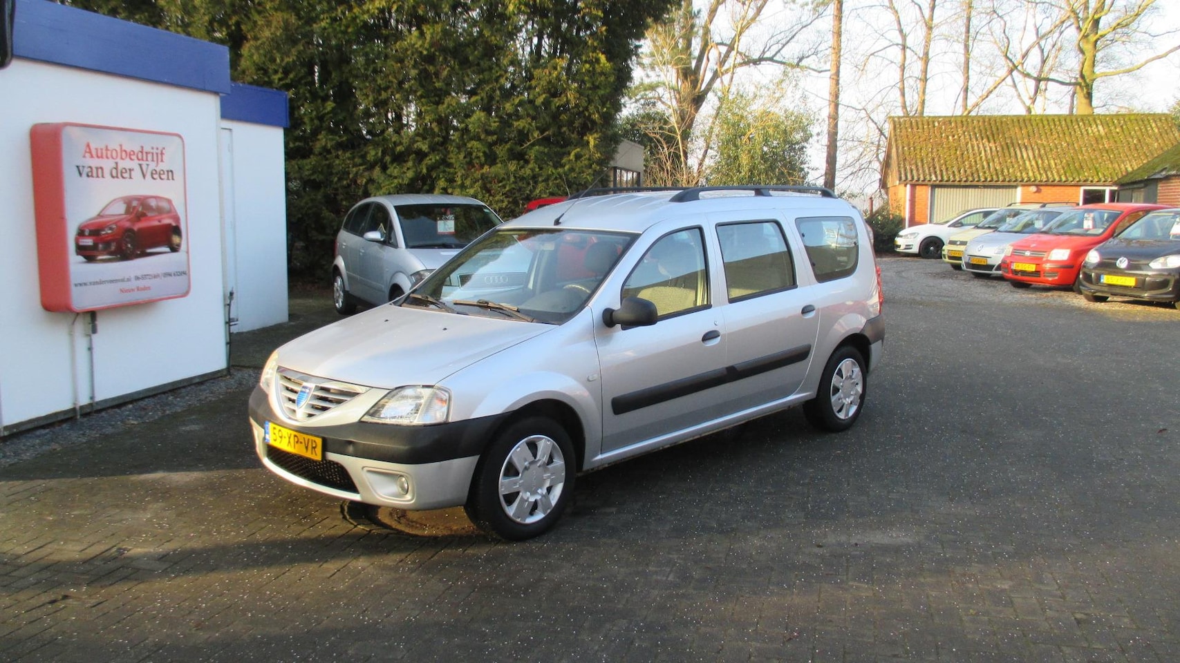 Dacia Logan MCV - 1.6 Lauréate 7p. 1.6 Lauréate 7p. - AutoWereld.nl
