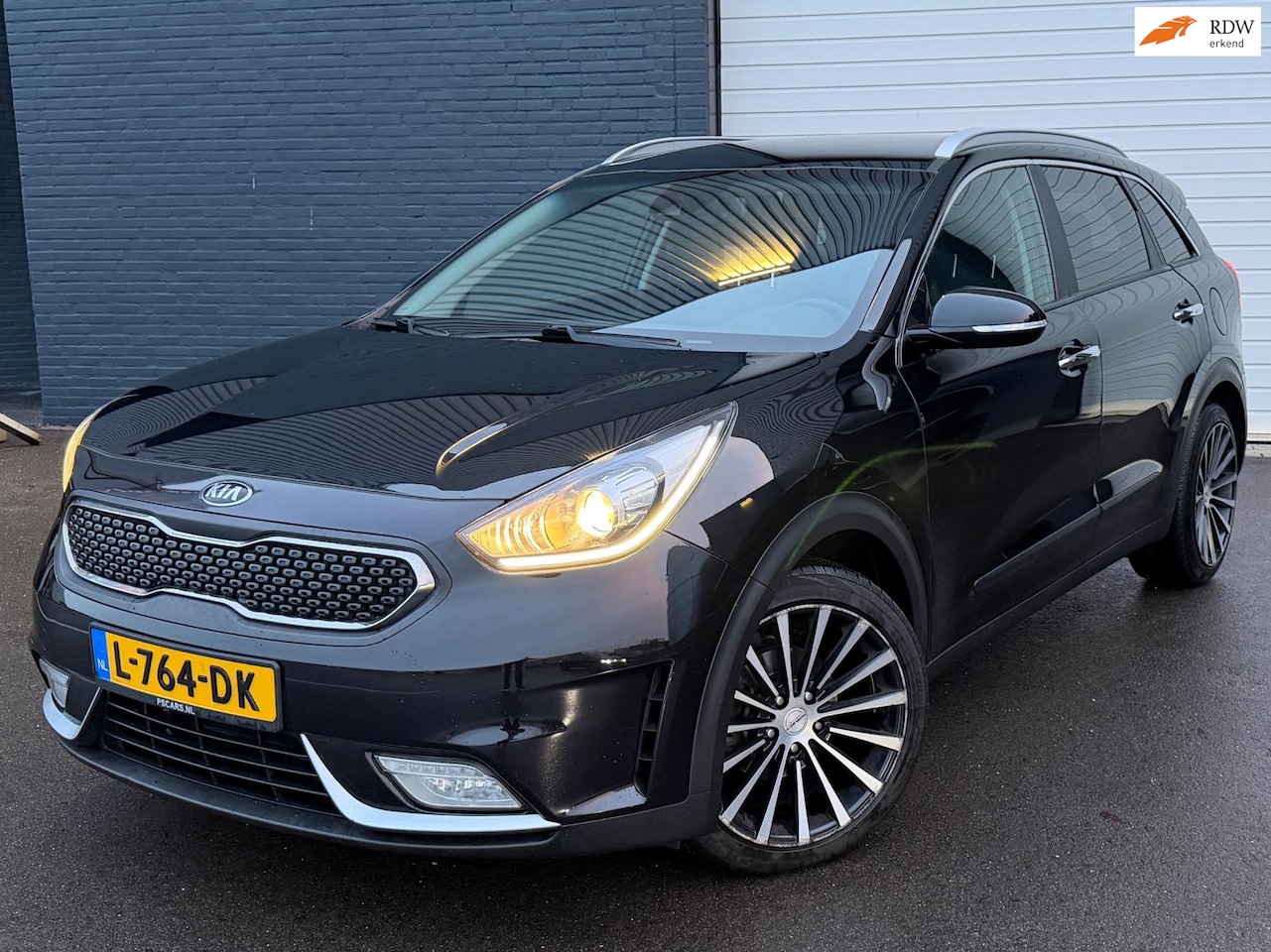 Kia Niro - 1.6 GDi Hybrid DynamicLine CAMERA/LMV/CRUISE/CLIMA/LEDER - AutoWereld.nl