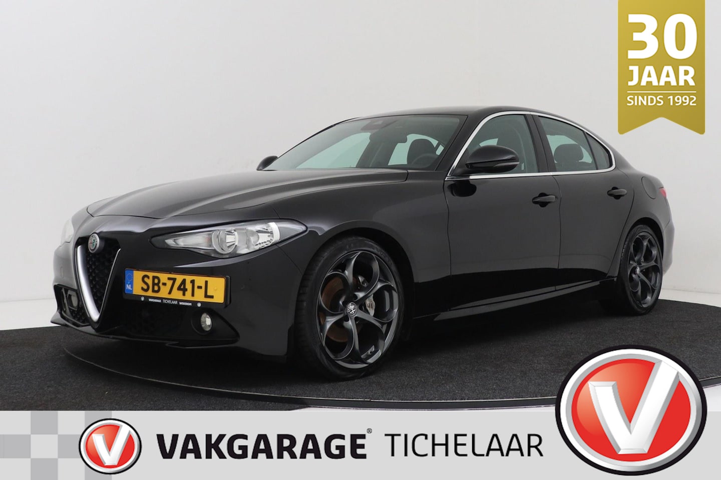 Alfa Romeo Giulia - 2.0T Super | Trekhaak | PDC | 19" Velgen | 87.000 KM!! | Navigatie | - AutoWereld.nl