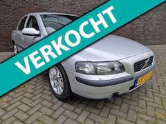Volvo S60 - 2.4 airco trekhaak dealer onderh. APK 07-2026 LM velgen