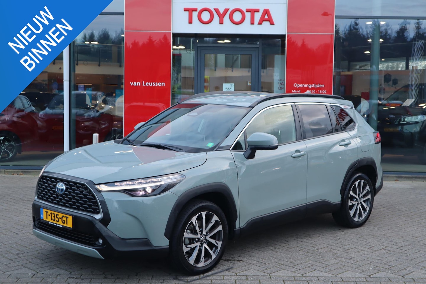 Toyota Corolla Cross - 2.0 HYBRID DYNAMIC STUUR/ STOELVERWARM. NAVI KEYLESS 18' LM-VELGEN CAMERA AD-CRUISE CLIMA - AutoWereld.nl