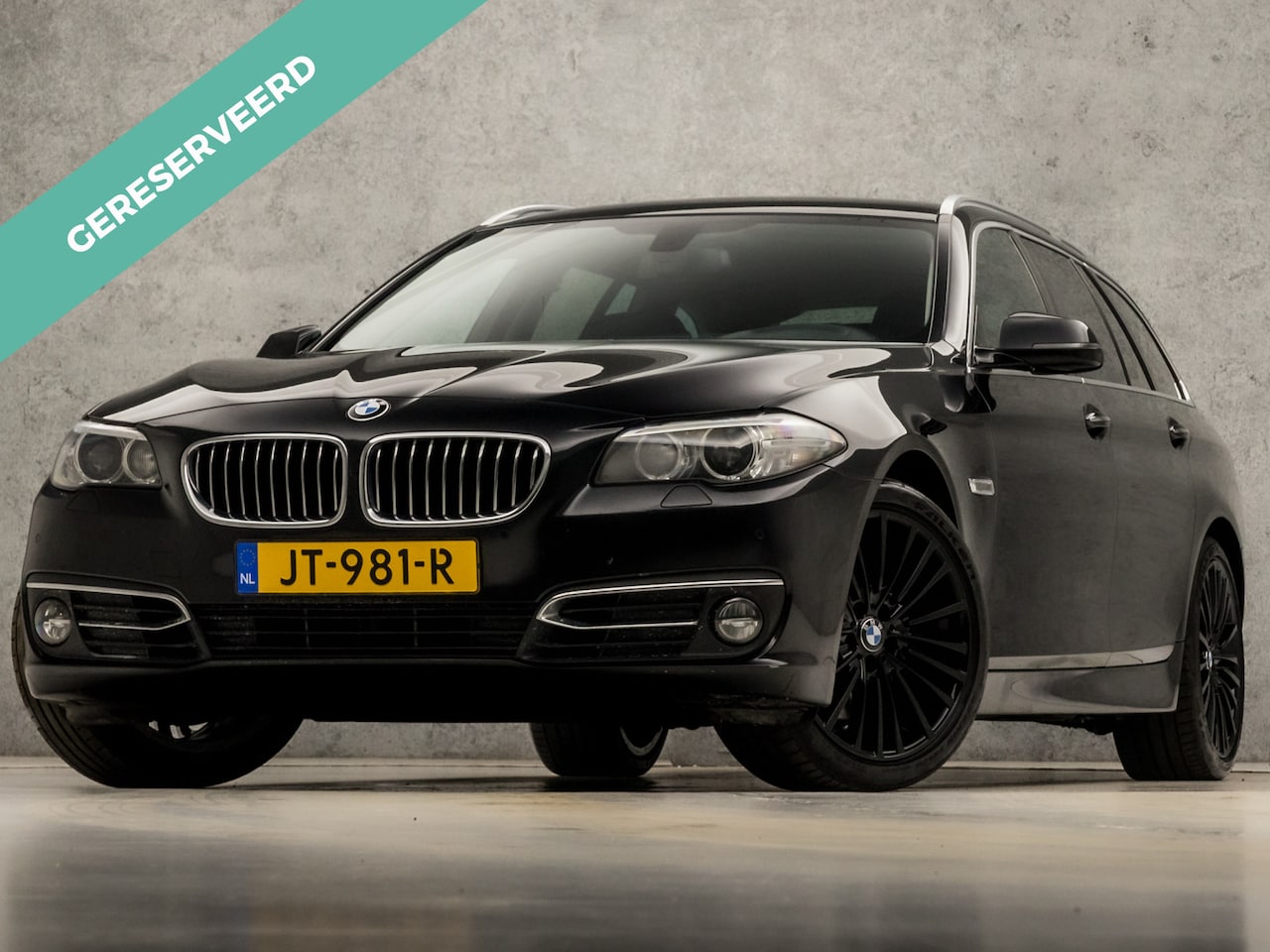 BMW 5-serie Touring - 528i Sport 245Pk Automaat (GROOT NAVI, LEDER, SCHERMEN ACHTERIN, MEMORY SEATS, CAMERA, COM - AutoWereld.nl