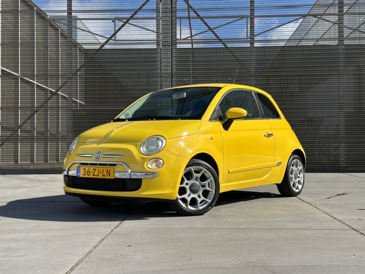 Fiat 500 - 1.2 SPORT AIRCO/HALF LEER/LM VELGEN !! APK 25-3-2027 !! - AutoWereld.nl