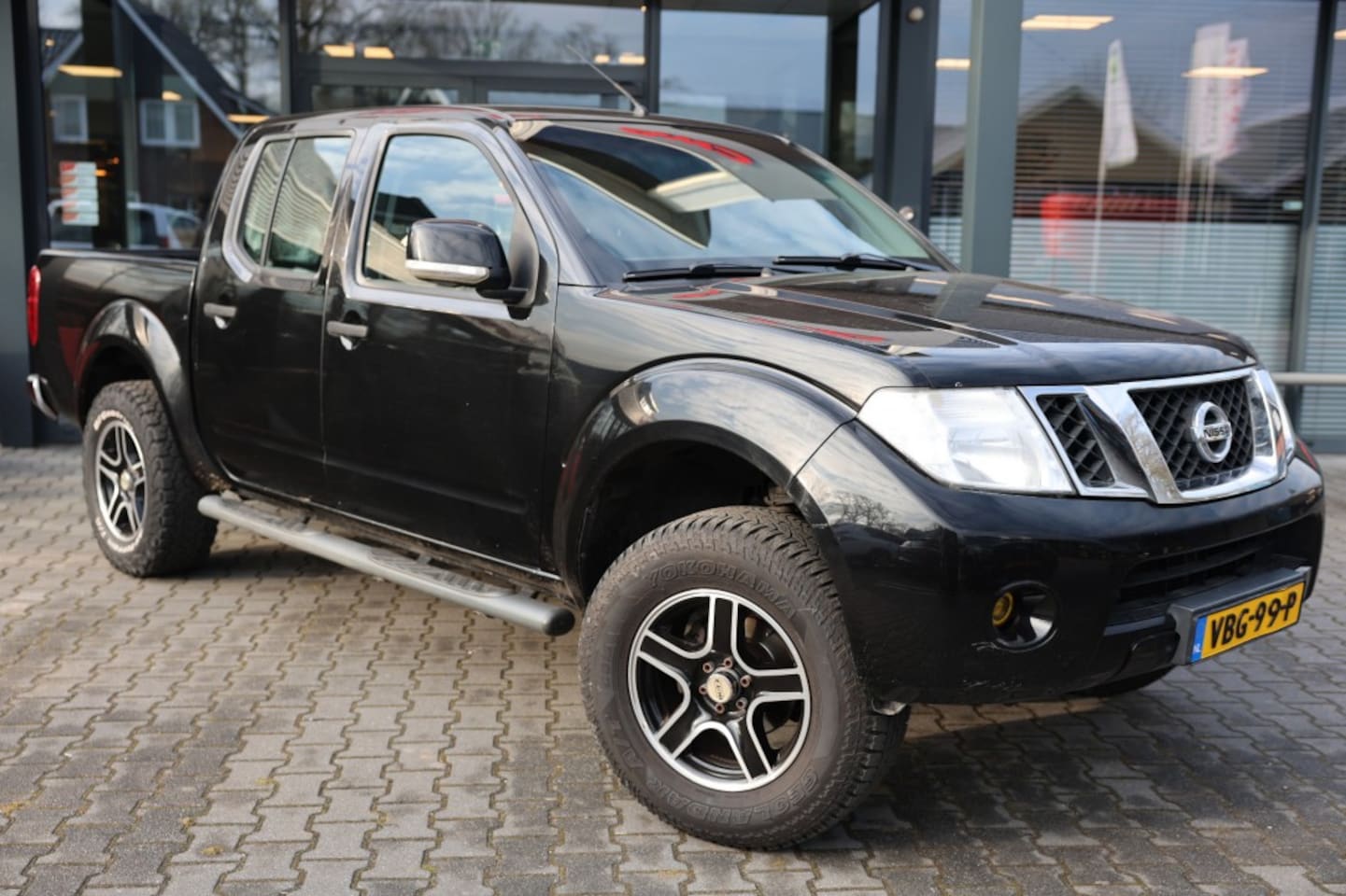 Nissan Navara - 2.5 DCI DUBBEL CABINE 2 SITZ 4WD VAN - AutoWereld.nl