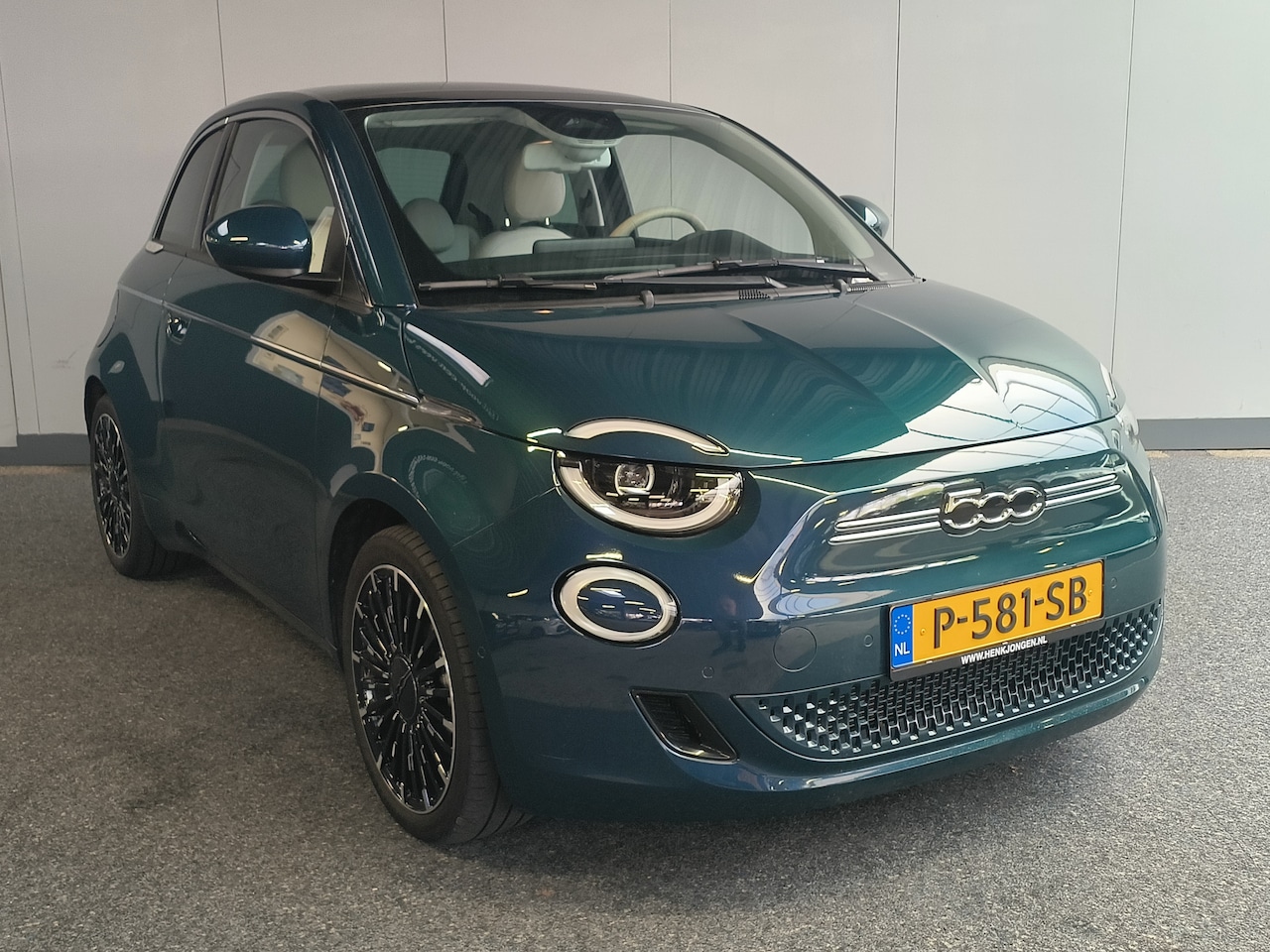 Fiat 500 - La Prima 42 kWh Rijklaar Henk Jongen Auto's in Helmond,  al 50 jaar service zoals 't hoort - AutoWereld.nl