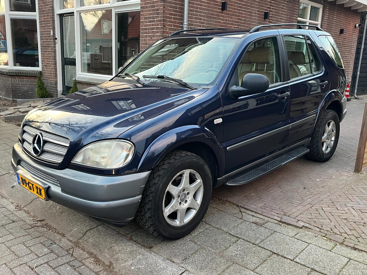 Mercedes-Benz M-klasse - 320 AUTOMAAT APK 02-2027 YOUNGTIMER - AutoWereld.nl