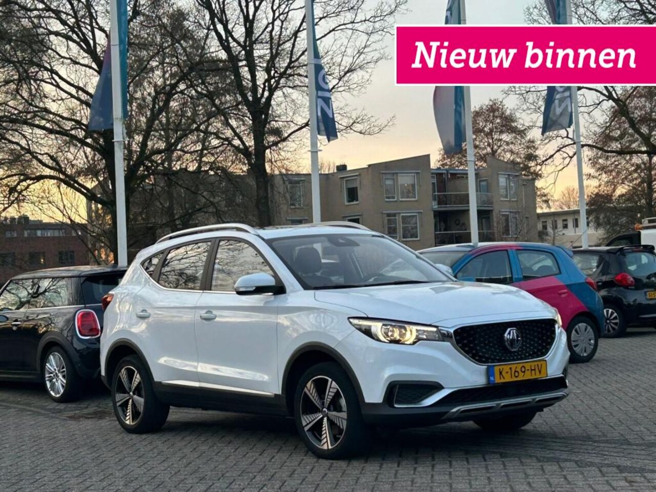 MG ZS - Luxury 45 kWh - Carplay, Panorama, Leer, Navi, Cruise, Camera - AutoWereld.nl
