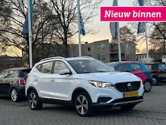 MG ZS - Luxury 45 kWh - Carplay, Panorama, Leer, Navi, Cruise, Camera