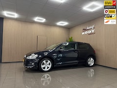 Volkswagen Golf - 1.4 TSI ACT Highline * Panoramadak / Dealer onderhouden / Navigatie / NL Auto