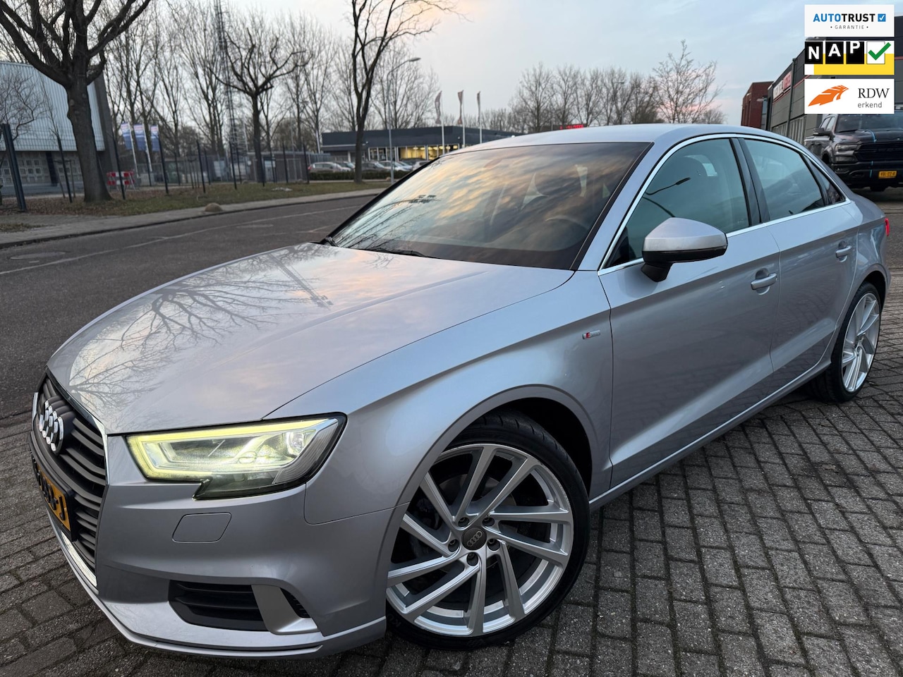 Audi A3 Limousine - 30 TFSI LIMO S-LINE S-TRONIC AUTOMAAT LED NAP NAVI 19-INCH - AutoWereld.nl