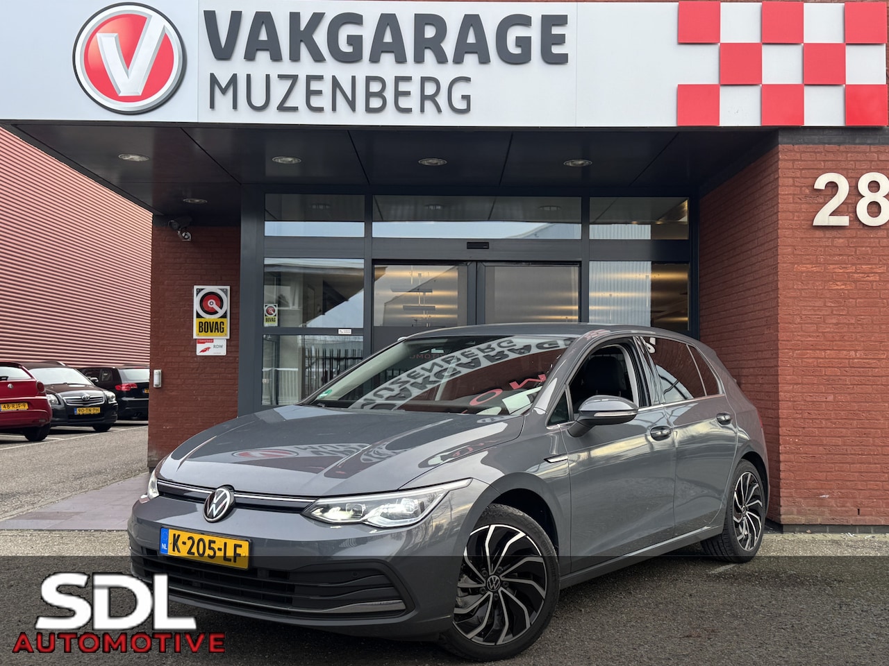 Volkswagen Golf - 1.5 eTSI Style // ADAPTIVE CRUISE // TREKHAAK // CAMERA // CLIMA // NAVI // ERGO ACTIVE ST - AutoWereld.nl