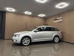 Skoda Octavia Combi - 1.4 TSI Greentech Ambition Business * Automaat / Panoramadak / Navigatie / NL Auto