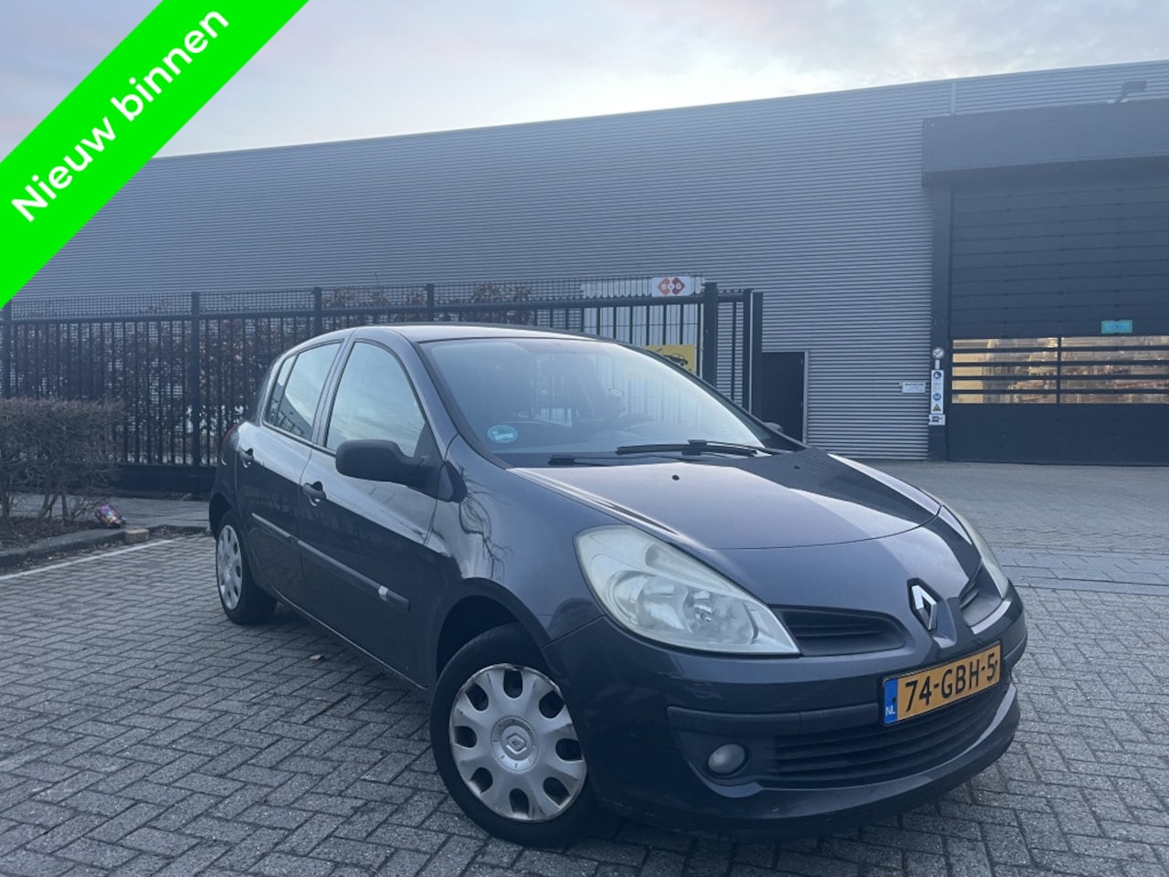 Renault Clio - 1.2-16V Airco Special Line Lage Km Nap - AutoWereld.nl