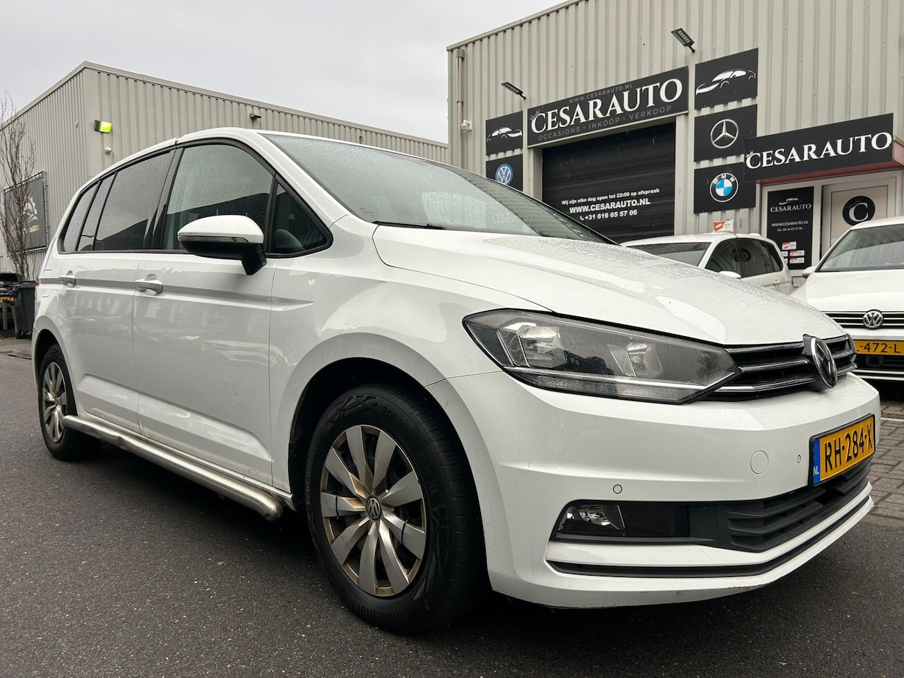 Volkswagen Touran - 2.0 TDI SCR AUTOMAAT / DEALER ONDERHOUDEN - AutoWereld.nl
