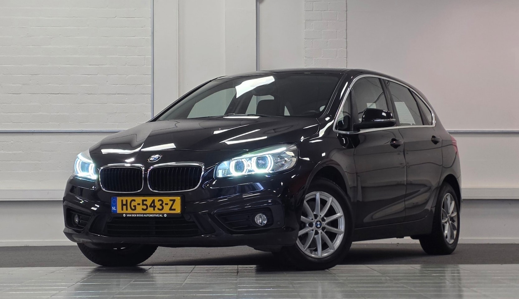 BMW 2-serie Active Tourer - 218i Essential LED Xenon Navi Trekhaak PDC voor & achter - AutoWereld.nl