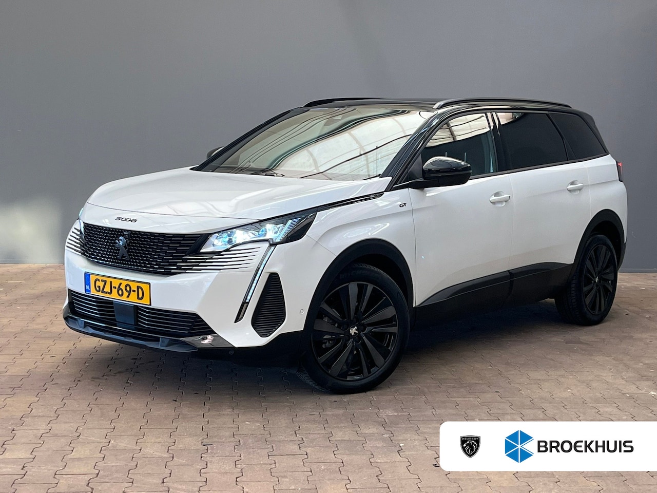 Peugeot 5008 - 1.2 Hybrid GT Navigatie | Panoramadak | Climate | Stoelverwarming | Apple Carplay/Android - AutoWereld.nl