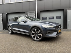 Volvo V60 Cross Country - 2.0 B5 AWD Pro Pano, Keyless, HUD, Camera