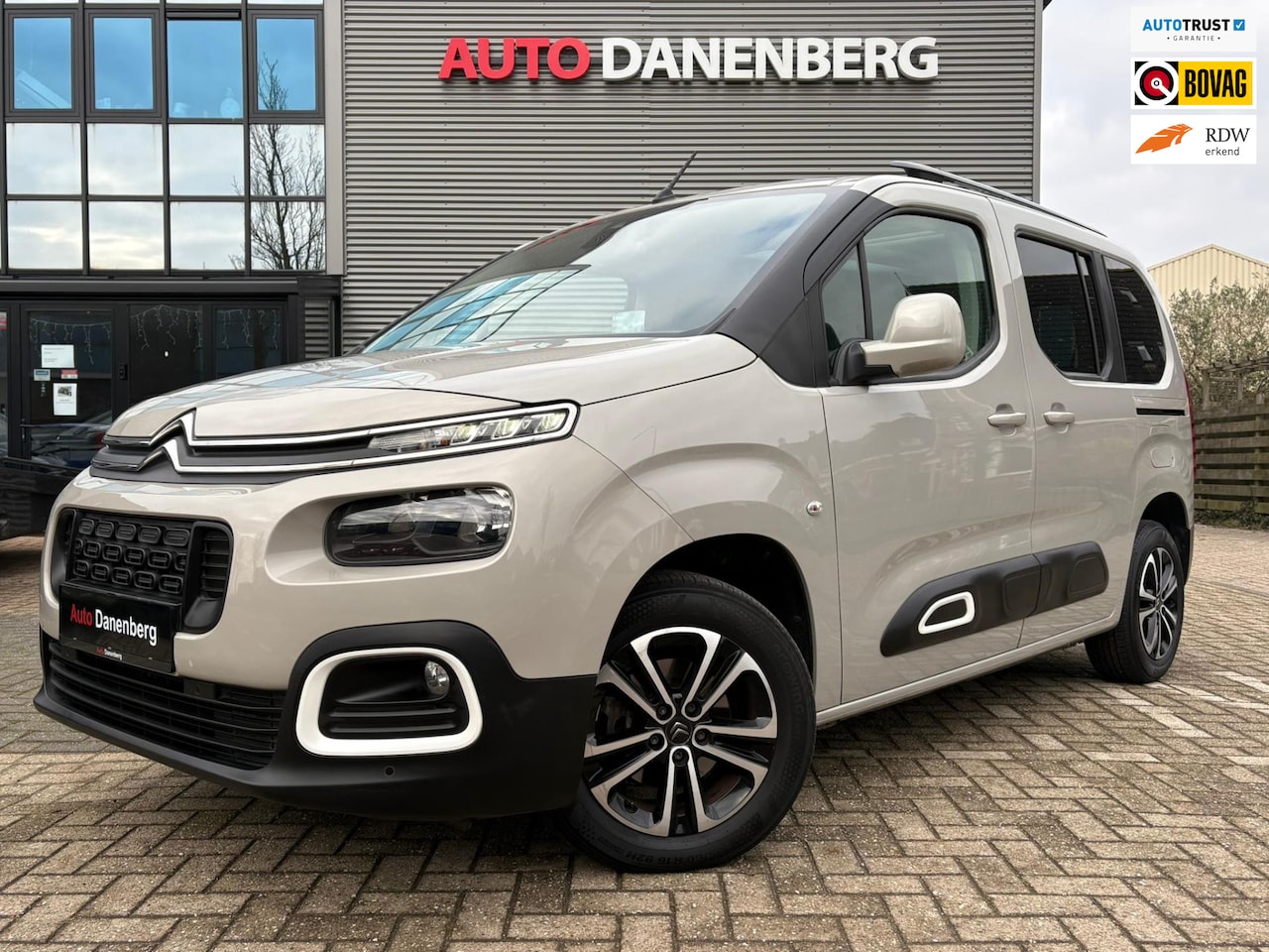 Citroën Berlingo - 1.2 PureTech Shine PANO,HEAD-UP, BOM-VOLL! 6-12 M GARANTIE - AutoWereld.nl