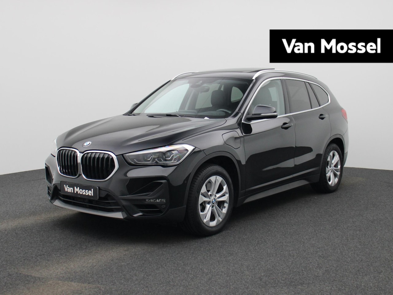 BMW X1 - xDrive25e Executive | HEAD-UP | PANO-SCHUIFDAK | LEER | CAMERA | NAVIGATIE | HARMAN/KARDON - AutoWereld.nl