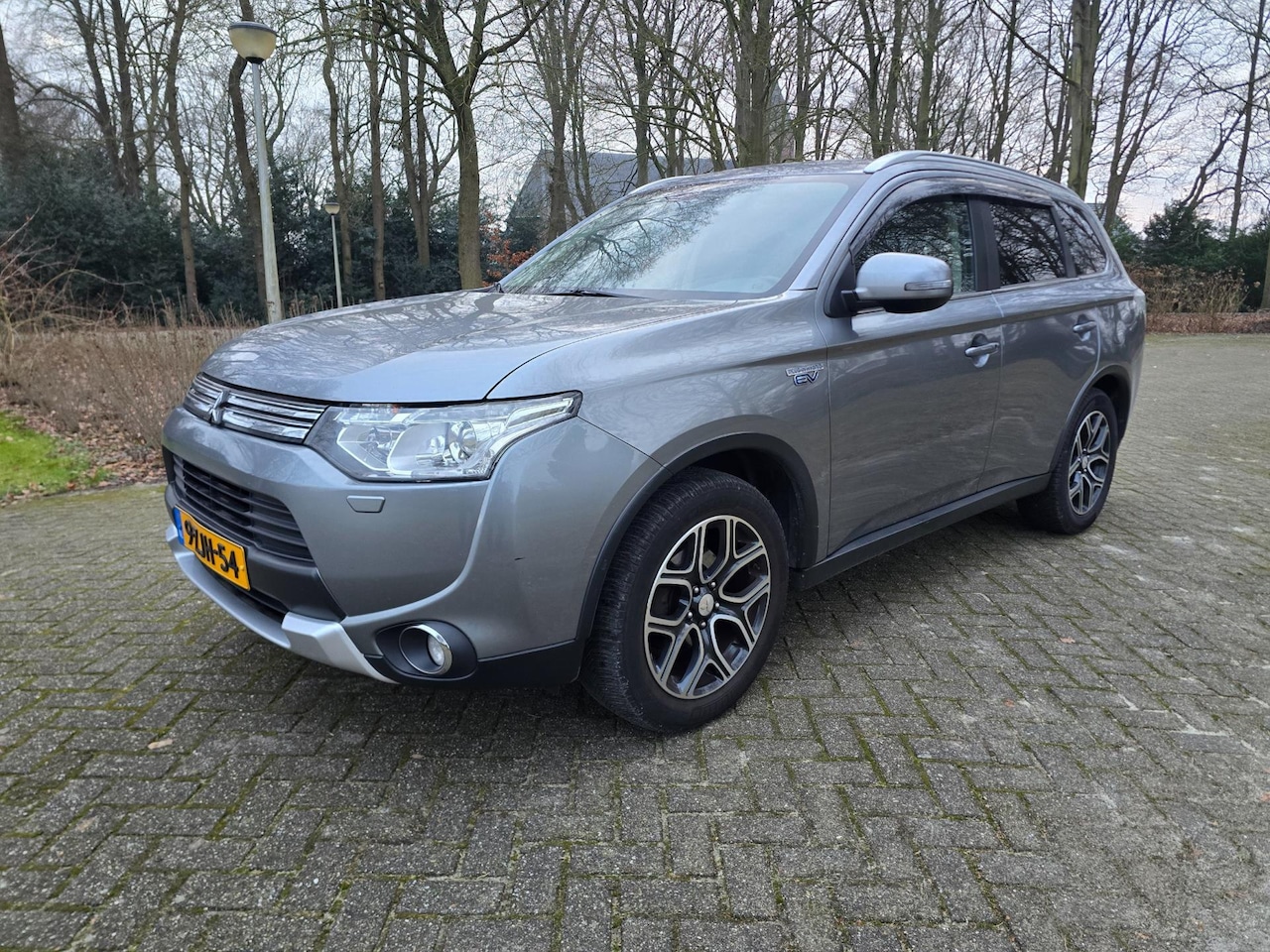 Mitsubishi Outlander - 2.0 PHEV Executive Edition X-Line 2.0 PHEV Executive Edition X-Line - AutoWereld.nl