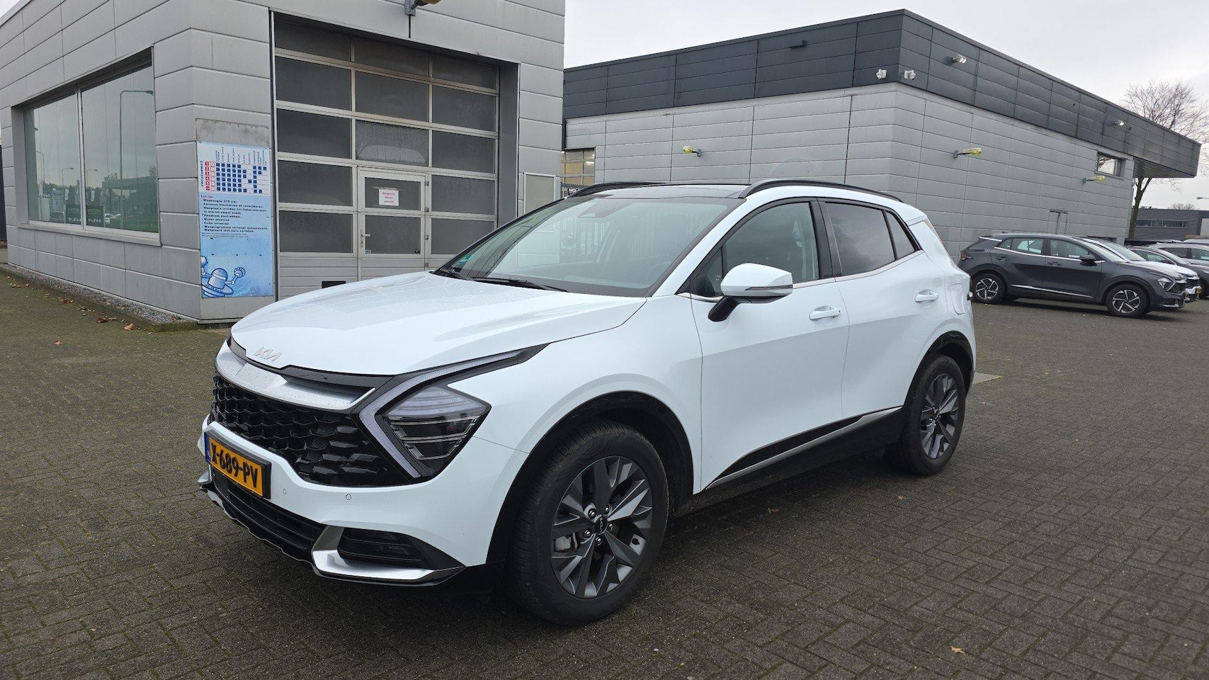 Kia Sportage - 1.6 T-GDi Hybrid DynamicPlusLine | dealer onderhouden | stoel- en stuurverwarming | Panora - AutoWereld.nl
