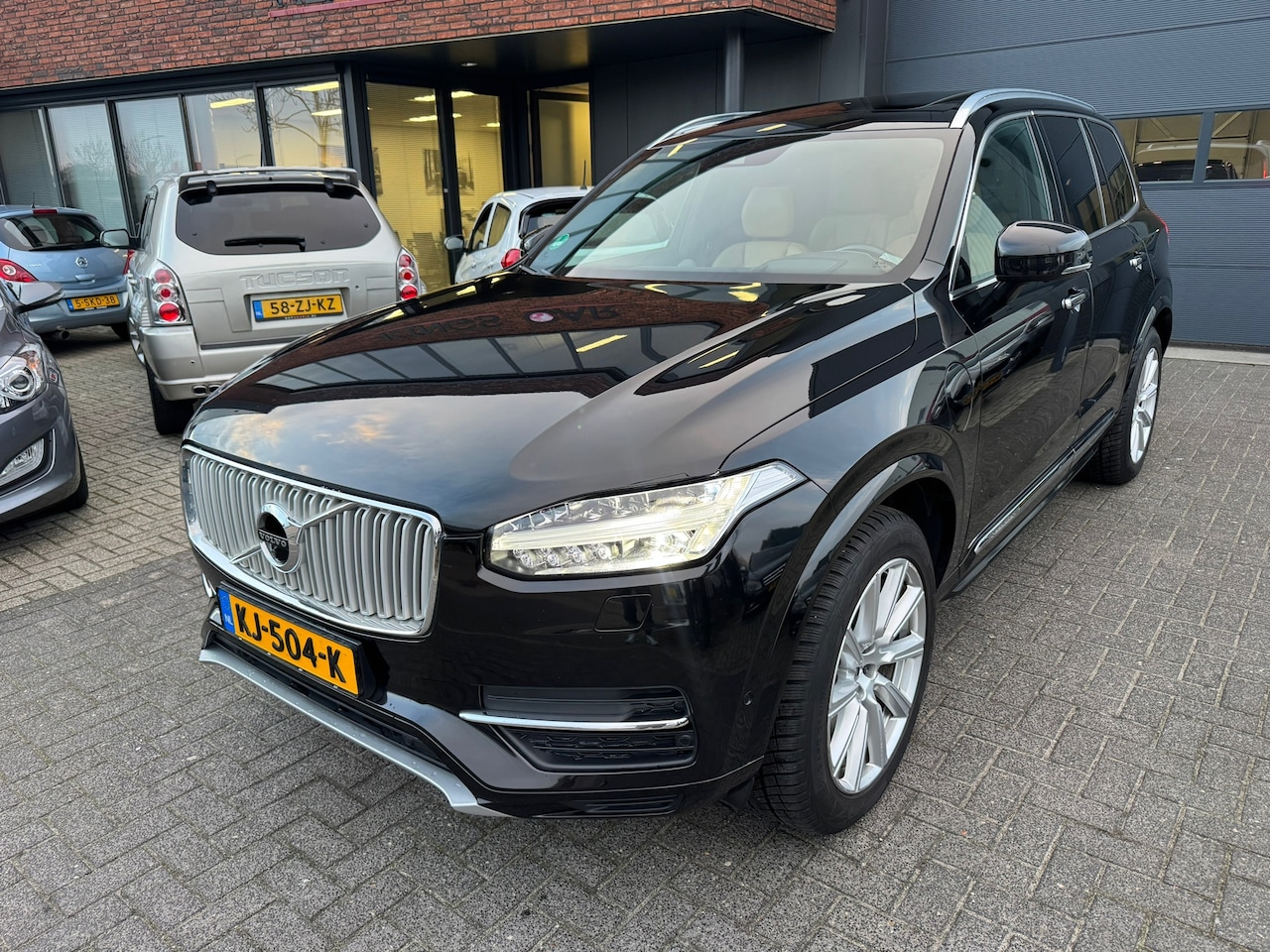 Volvo XC90 - 2.0 T8 Inscription 7PERS PANO BOWERS ACC TREKHAAK STOELKOELING VOL!!!! - AutoWereld.nl