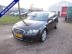 Audi A3 Sportback - 1.6 Attraction Pro Line Business Nette Auto