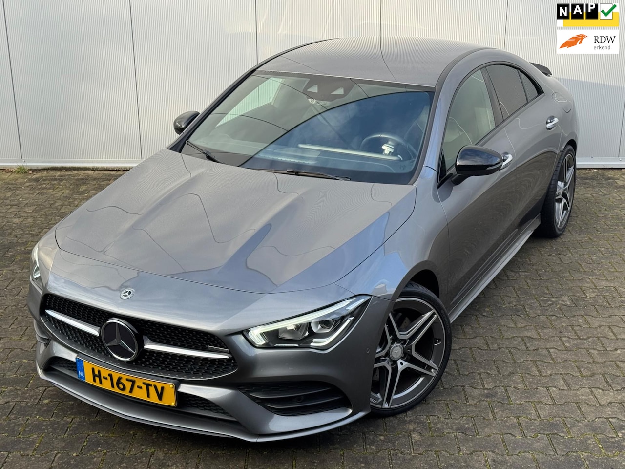 Mercedes-Benz CLA-Klasse - 200 AMG AMBIANCE VERLICHTING STOELVERWARMING NAP EERSTE EIGENAAR - AutoWereld.nl