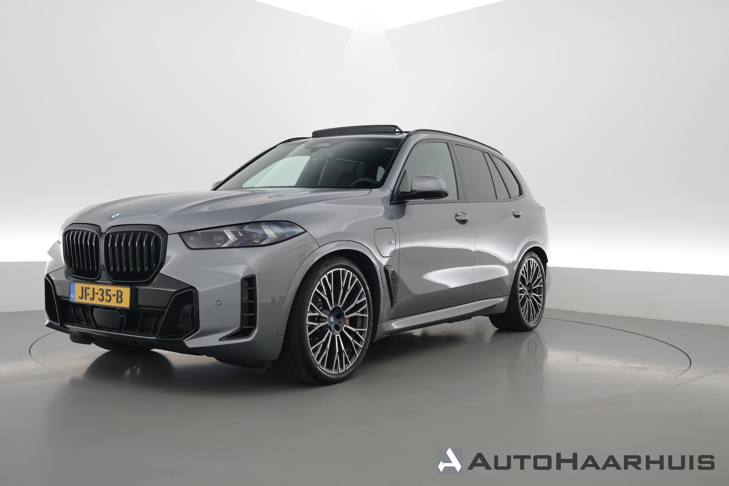 BMW X5 - xDrive50e M Sport Pro | Iconic Glow | | Pano | Soft Close | HUD | Luchtvering | Harman Kar - AutoWereld.nl