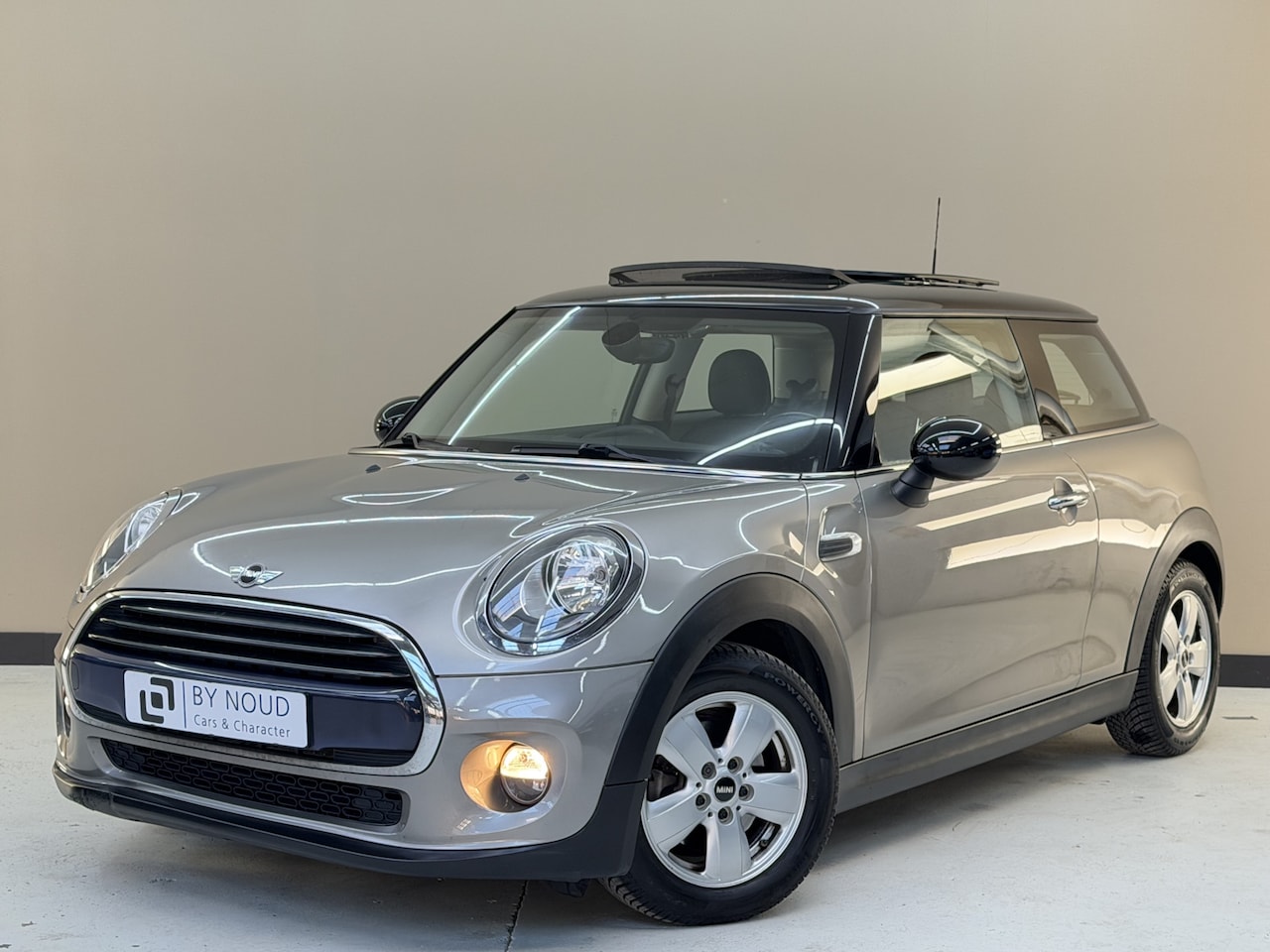 MINI Cooper - Mini 1.5 Salt Business Origineel Nederlands, Panoramadak, Camera, Navigatie, Stoelverwarmi - AutoWereld.nl